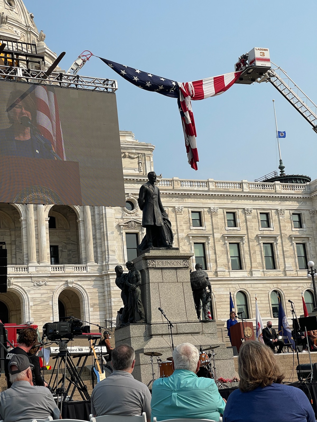Read more about the article MystiQue Sound Provides Audio, Staging, LED wall’s, Tenting and Streaming Support for the 9-11 20th Anniversary Remembrance at the Minnesota State Capitol